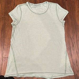 Lululemon green top, sz 8